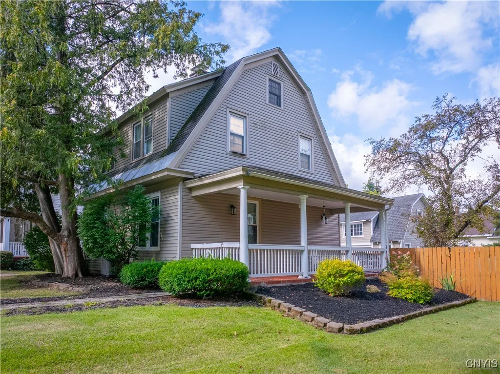 303 French Road, Utica, New York 13502, Utica, New York 13502, 3 Bedrooms Bedrooms, 8 Rooms Rooms,2 BathroomsBathrooms,Residential,Closed,303 French Road, Utica, New York 13502,0,S1635715