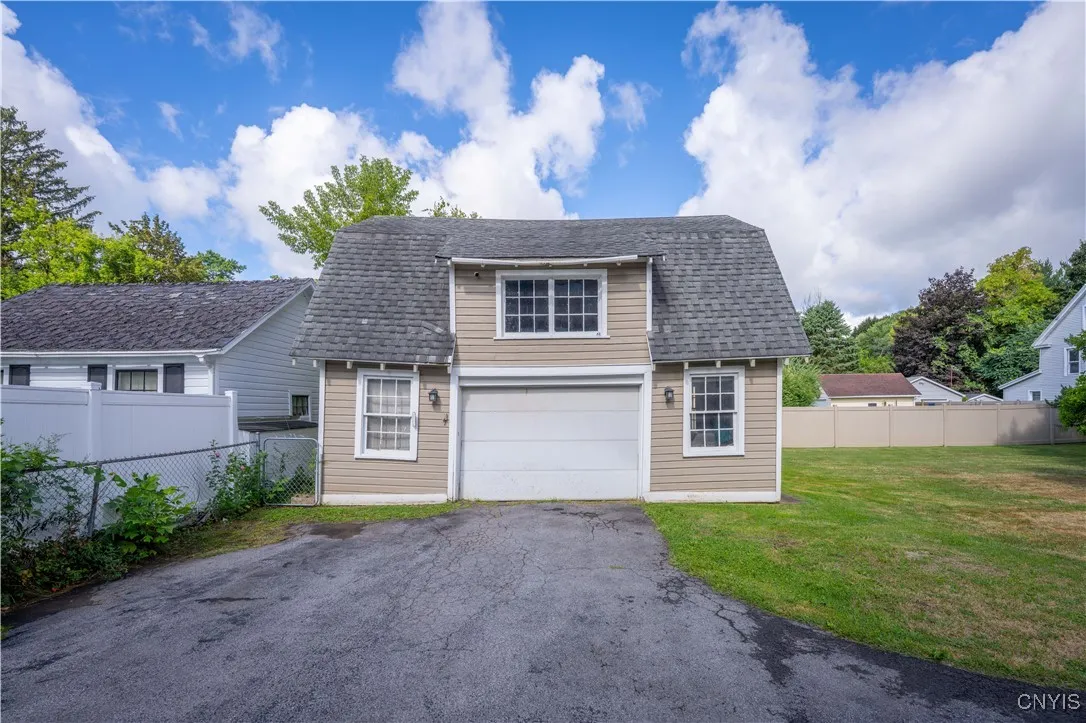 303 French Road, Utica, New York 13502, Utica, New York 13502, 3 Bedrooms Bedrooms, 8 Rooms Rooms,2 BathroomsBathrooms,Residential,Closed,303 French Road, Utica, New York 13502,0,S1635715