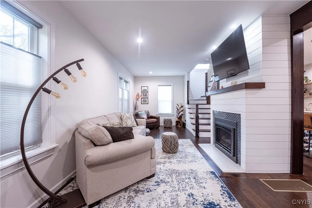 303 French Road, Utica, New York 13502, Utica, New York 13502, 3 Bedrooms Bedrooms, 8 Rooms Rooms,2 BathroomsBathrooms,Residential,Closed,303 French Road, Utica, New York 13502,0,S1635715