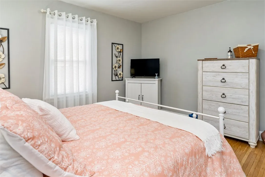 BEDROOM #1