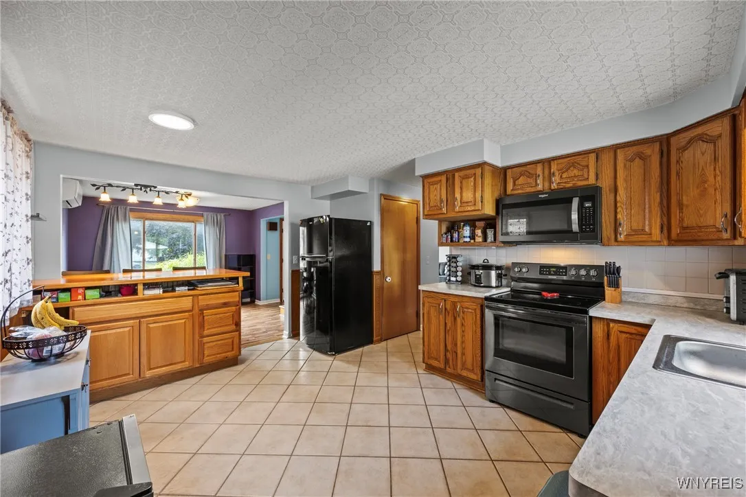 50 Pardee Avenue, Lancaster, New York 14086, Lancaster, New York 14086, 3 Bedrooms Bedrooms, 6 Rooms Rooms,1 BathroomBathrooms,Residential,For Sale,50 Pardee Avenue, Lancaster, New York 14086,0,B1632475