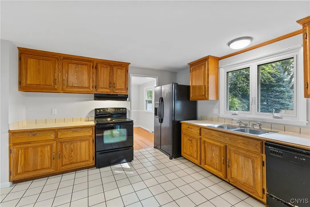 7728 Lemontree Lane, Clay, New York 13090, Clay, New York 13090, 4 Bedrooms Bedrooms, 8 Rooms Rooms,2 BathroomsBathrooms,Residential,Closed,7728 Lemontree Lane, Clay, New York 13090,0,S1635110