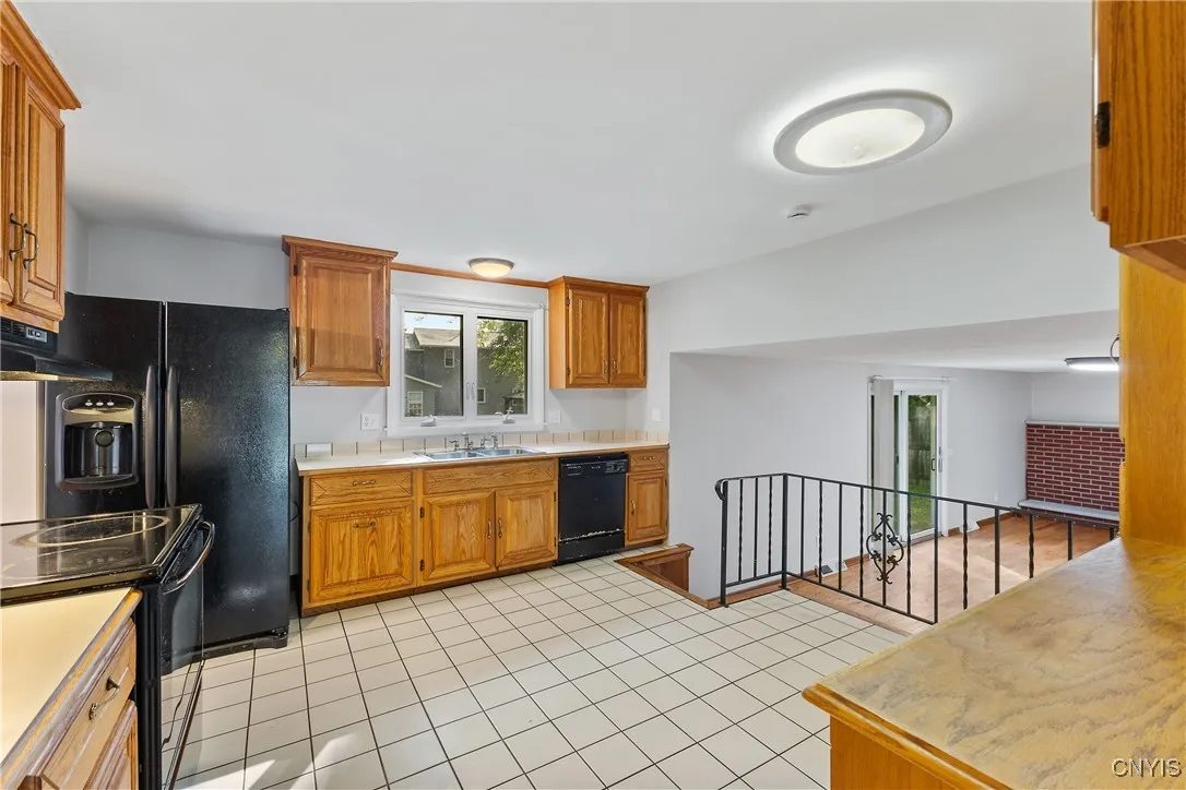 7728 Lemontree Lane, Clay, New York 13090, Clay, New York 13090, 4 Bedrooms Bedrooms, 8 Rooms Rooms,2 BathroomsBathrooms,Residential,Closed,7728 Lemontree Lane, Clay, New York 13090,0,S1635110