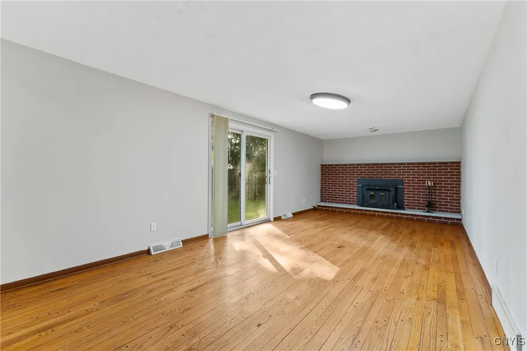 7728 Lemontree Lane, Clay, New York 13090, Clay, New York 13090, 4 Bedrooms Bedrooms, 8 Rooms Rooms,2 BathroomsBathrooms,Residential,Closed,7728 Lemontree Lane, Clay, New York 13090,0,S1635110