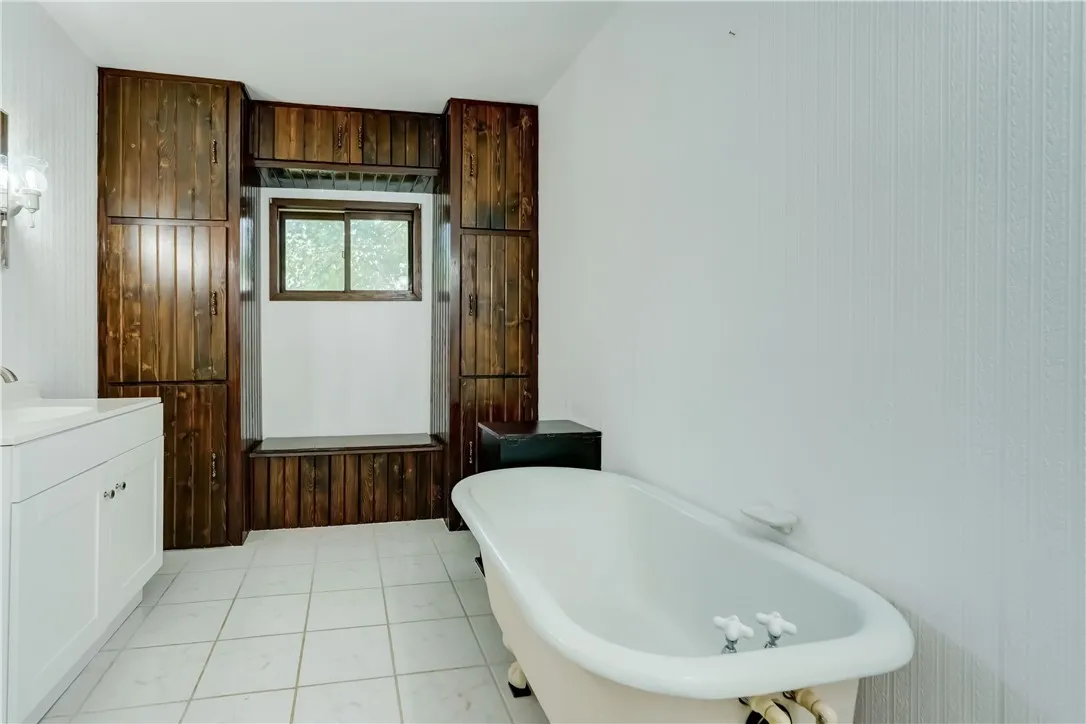 3199 Walworth-palmyra Road, Macedon, New York 1456, Macedon, New York 14568, 4 Bedrooms Bedrooms, 7 Rooms Rooms,2 BathroomsBathrooms,Residential,For Sale,3199 Walworth-palmyra Road, Macedon, New York 1456,0,R1636305
