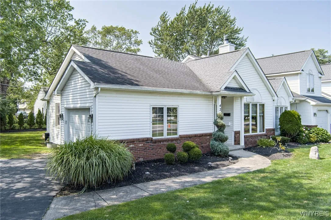 426 Burroughs Drive, Amherst, New York 14226, Amherst, New York 14226, 2 Bedrooms Bedrooms, 5 Rooms Rooms,1 BathroomBathrooms,Residential,For Sale,426 Burroughs Drive, Amherst, New York 14226,0,B1635731