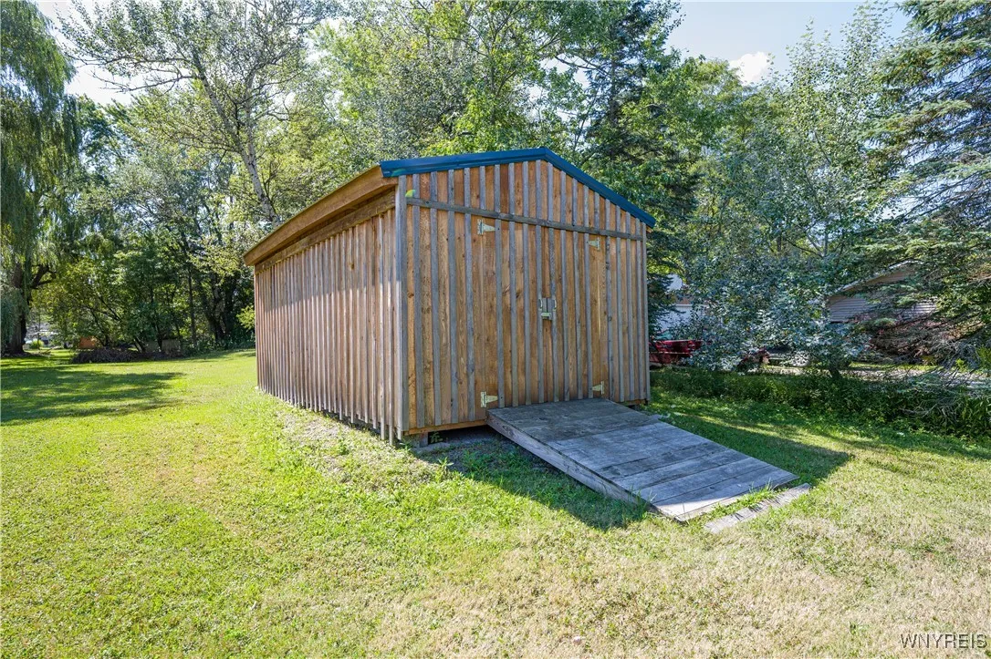 726 Schultz Road, Elma, New York 14059, Elma, New York 14059, 4 Bedrooms Bedrooms, 6 Rooms Rooms,2 BathroomsBathrooms,Residential,For Sale,726 Schultz Road, Elma, New York 14059,0,B1634142