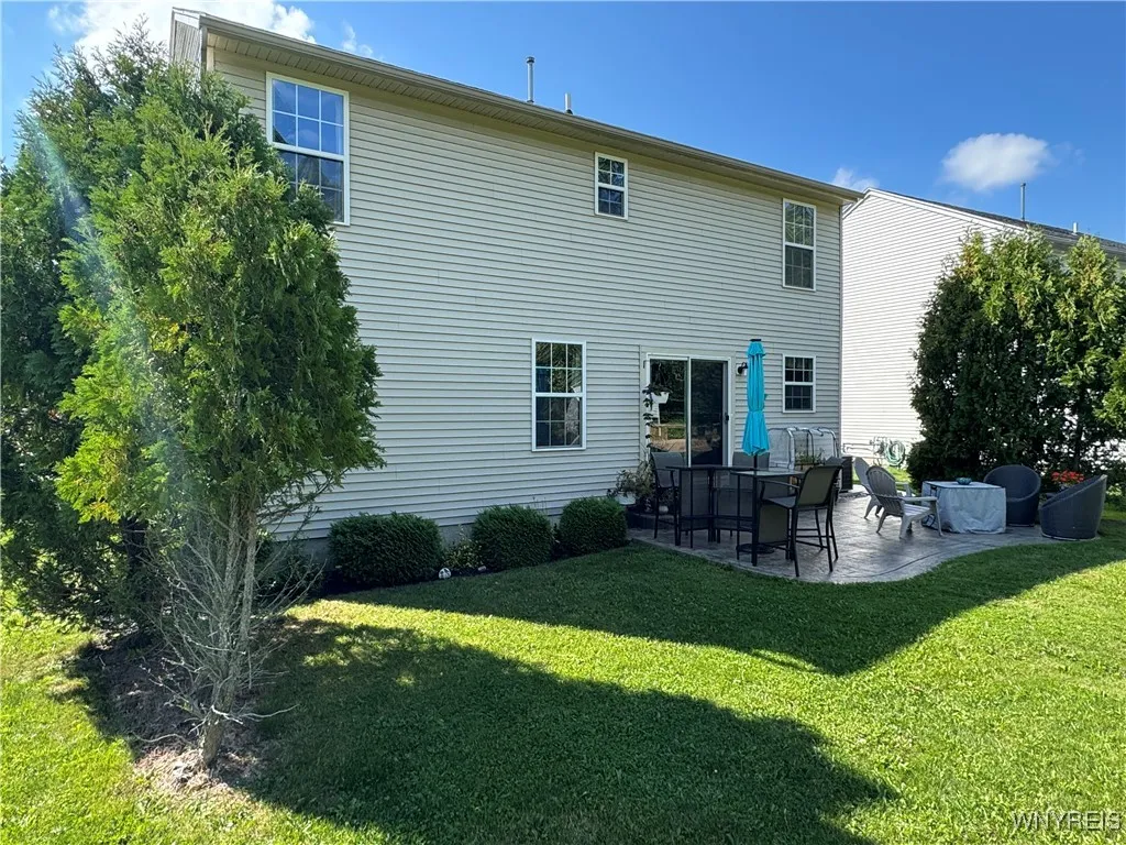 6105 Woodford Drive, Hamburg, New York 14085, Hamburg, New York 14085, 3 Bedrooms Bedrooms, 9 Rooms Rooms,2 BathroomsBathrooms,Residential,Closed,6105 Woodford Drive, Hamburg, New York 14085,0,B1636186
