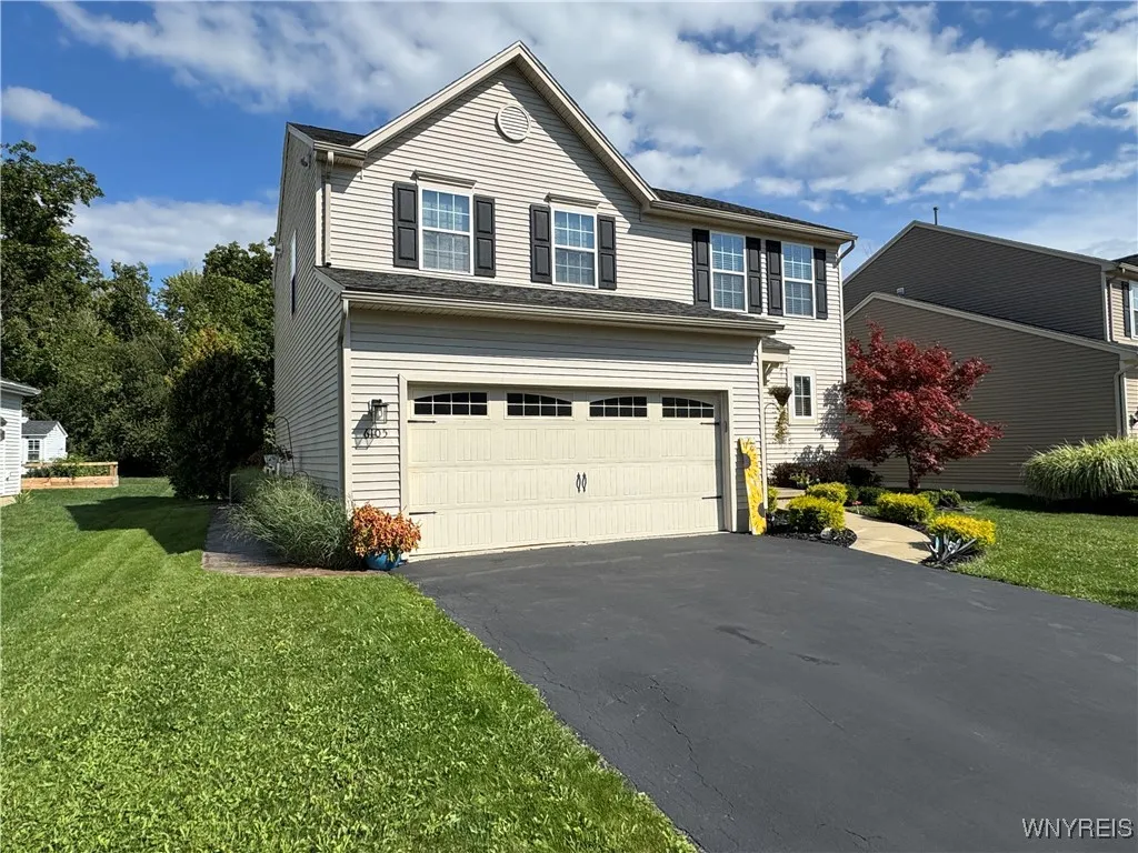 6105 Woodford Drive, Hamburg, New York 14085, Hamburg, New York 14085, 3 Bedrooms Bedrooms, 9 Rooms Rooms,2 BathroomsBathrooms,Residential,Closed,6105 Woodford Drive, Hamburg, New York 14085,0,B1636186