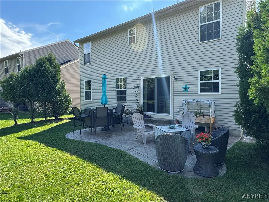6105 Woodford Drive, Hamburg, New York 14085, Hamburg, New York 14085, 3 Bedrooms Bedrooms, 9 Rooms Rooms,2 BathroomsBathrooms,Residential,Closed,6105 Woodford Drive, Hamburg, New York 14085,0,B1636186