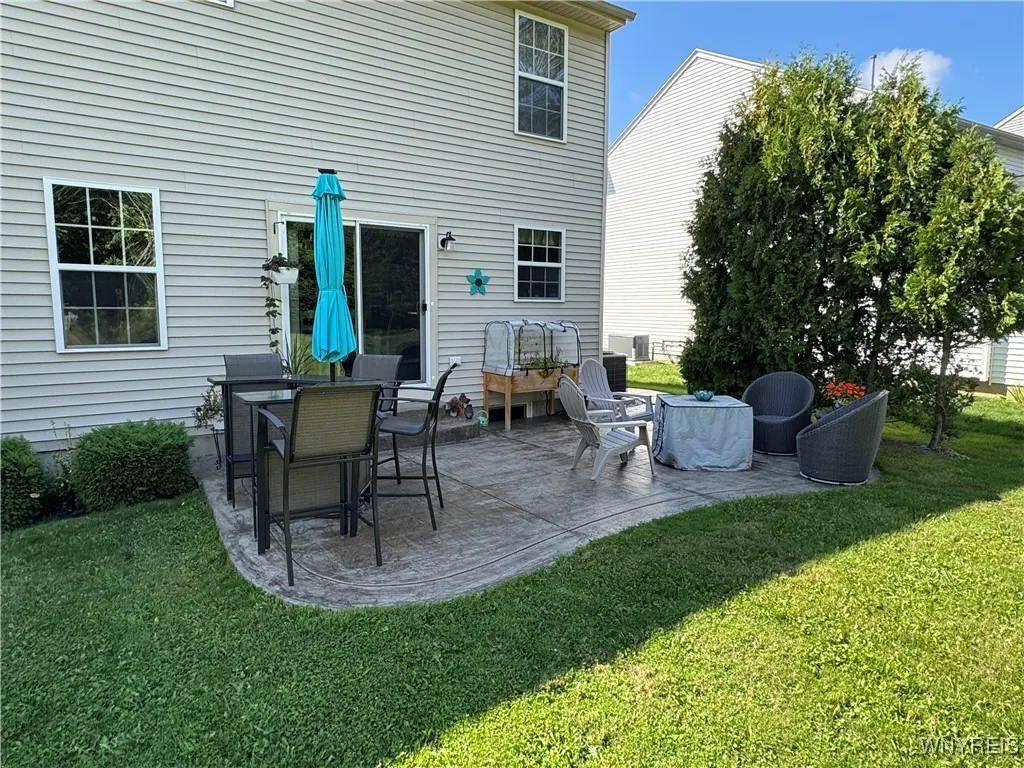6105 Woodford Drive, Hamburg, New York 14085, Hamburg, New York 14085, 3 Bedrooms Bedrooms, 9 Rooms Rooms,2 BathroomsBathrooms,Residential,Closed,6105 Woodford Drive, Hamburg, New York 14085,0,B1636186