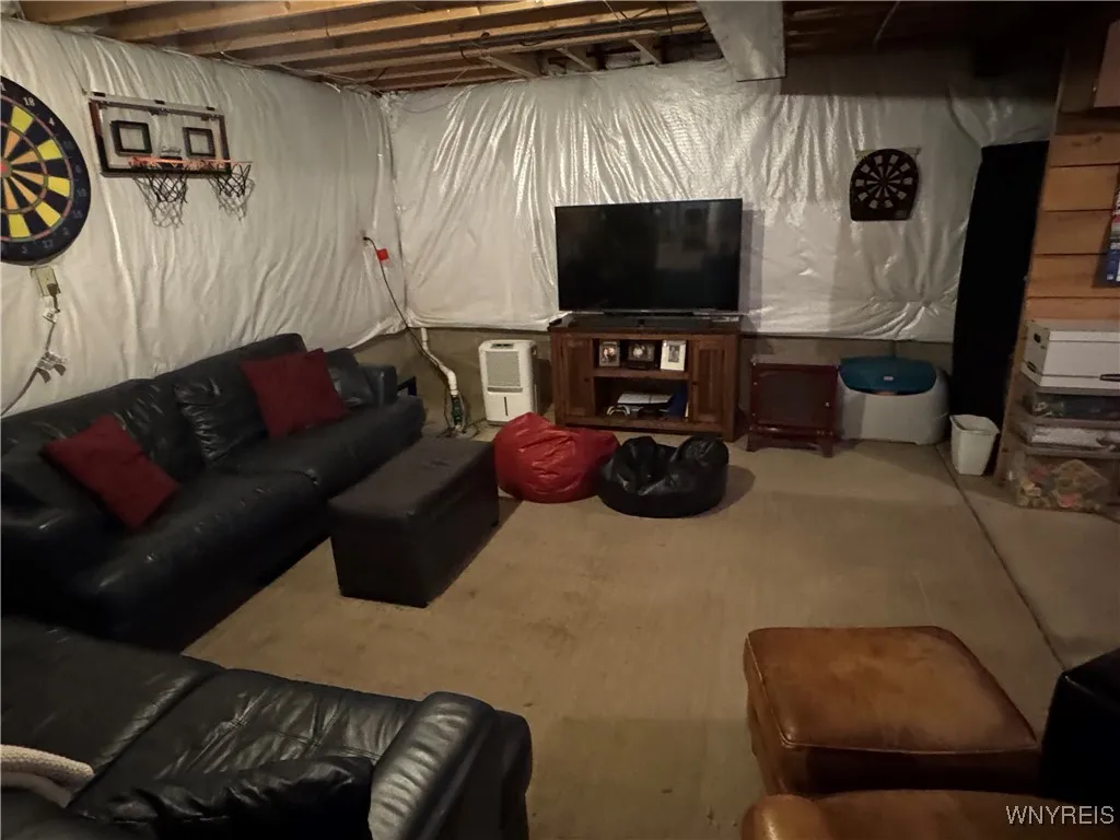 6105 Woodford Drive, Hamburg, New York 14085, Hamburg, New York 14085, 3 Bedrooms Bedrooms, 9 Rooms Rooms,2 BathroomsBathrooms,Residential,Closed,6105 Woodford Drive, Hamburg, New York 14085,0,B1636186