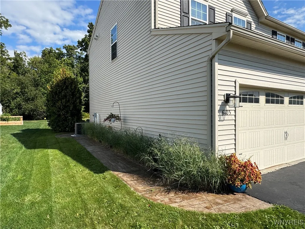 6105 Woodford Drive, Hamburg, New York 14085, Hamburg, New York 14085, 3 Bedrooms Bedrooms, 9 Rooms Rooms,2 BathroomsBathrooms,Residential,Closed,6105 Woodford Drive, Hamburg, New York 14085,0,B1636186