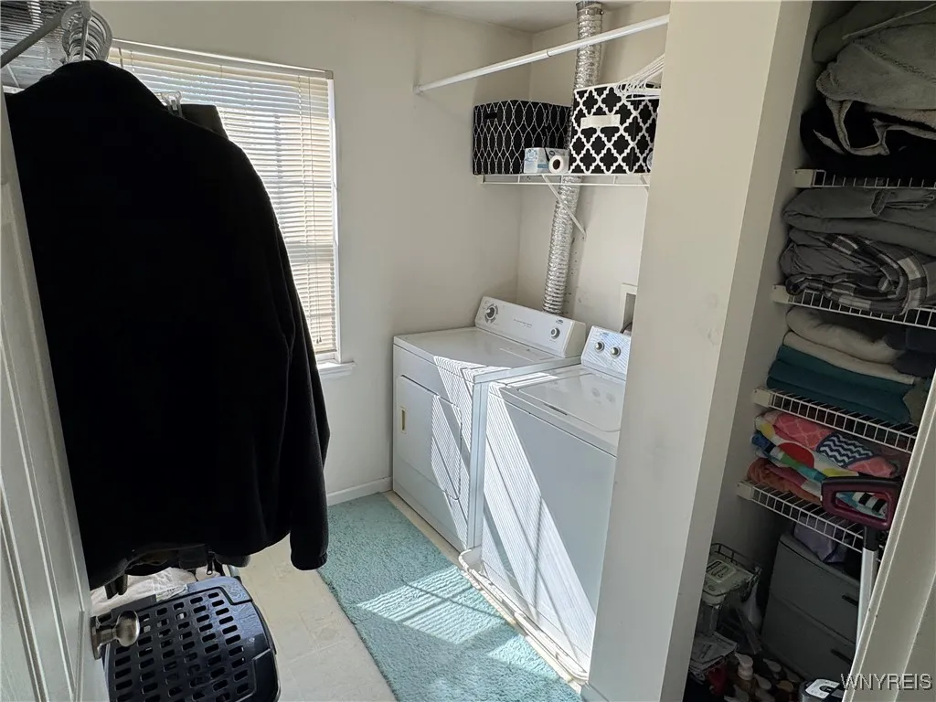 6105 Woodford Drive, Hamburg, New York 14085, Hamburg, New York 14085, 3 Bedrooms Bedrooms, 9 Rooms Rooms,2 BathroomsBathrooms,Residential,Closed,6105 Woodford Drive, Hamburg, New York 14085,0,B1636186