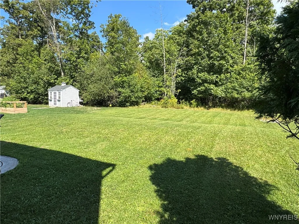 6105 Woodford Drive, Hamburg, New York 14085, Hamburg, New York 14085, 3 Bedrooms Bedrooms, 9 Rooms Rooms,2 BathroomsBathrooms,Residential,Closed,6105 Woodford Drive, Hamburg, New York 14085,0,B1636186