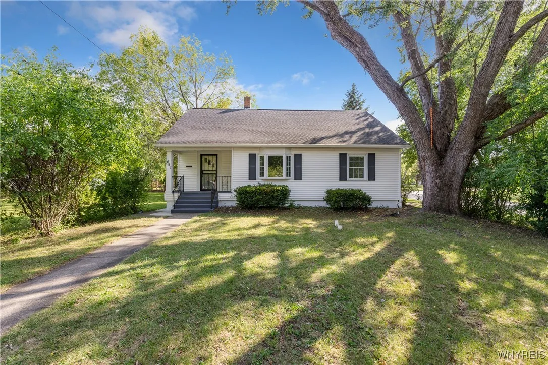 651 Longmeadow Road, Amherst, New York 14226, Amherst, New York 14226, 5 Bedrooms Bedrooms, 10 Rooms Rooms,2 BathroomsBathrooms,Residential,For Sale,651 Longmeadow Road, Amherst, New York 14226,0,B1632476