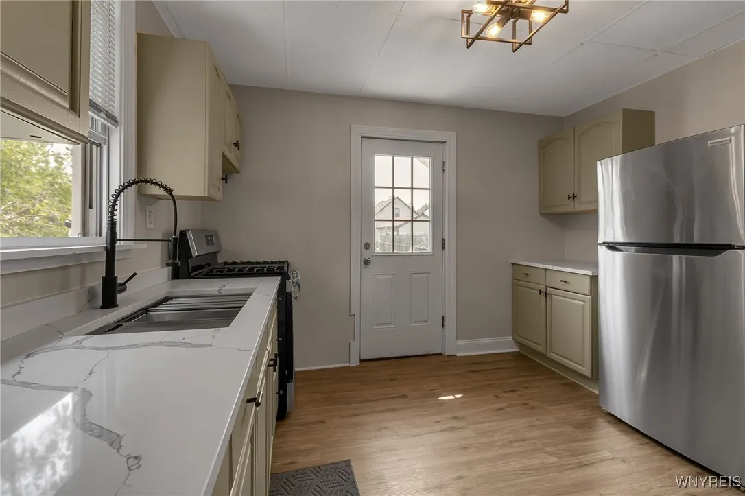 107 Stanley Street, Buffalo, New York 14206, Buffalo, New York 14206, 4 Bedrooms Bedrooms, 9 Rooms Rooms,1 BathroomBathrooms,Residential,Closed,107 Stanley Street, Buffalo, New York 14206,0,B1636002