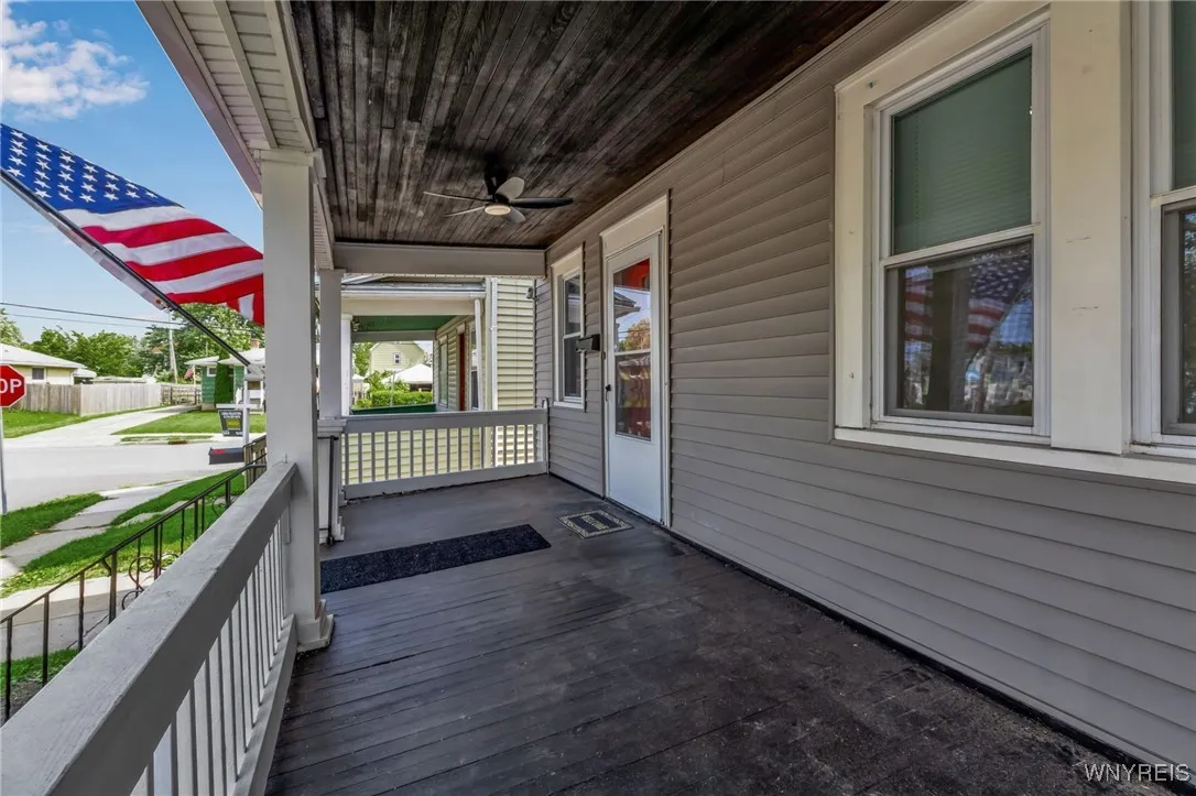 107 Stanley Street, Buffalo, New York 14206, Buffalo, New York 14206, 4 Bedrooms Bedrooms, 9 Rooms Rooms,1 BathroomBathrooms,Residential,Closed,107 Stanley Street, Buffalo, New York 14206,0,B1636002