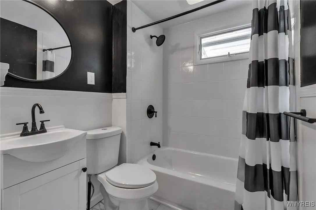 107 Stanley Street, Buffalo, New York 14206, Buffalo, New York 14206, 4 Bedrooms Bedrooms, 9 Rooms Rooms,1 BathroomBathrooms,Residential,Closed,107 Stanley Street, Buffalo, New York 14206,0,B1636002