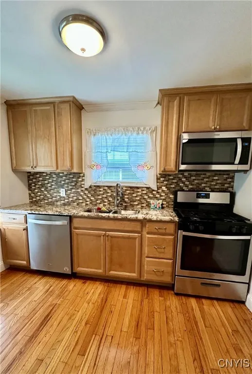 905 Symonds Place, Utica, New York 13502, Utica, New York 13502, 2 Bedrooms Bedrooms, 5 Rooms Rooms,1 BathroomBathrooms,Residential,For Sale,905 Symonds Place, Utica, New York 13502,0,S1636329