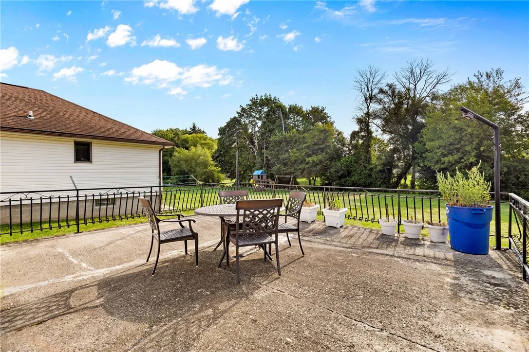 116 Northwood Drive, Greece, New York 14612, Greece, New York 14612, 3 Bedrooms Bedrooms, 8 Rooms Rooms,2 BathroomsBathrooms,Residential,For Sale,116 Northwood Drive, Greece, New York 14612,0,R1635650
