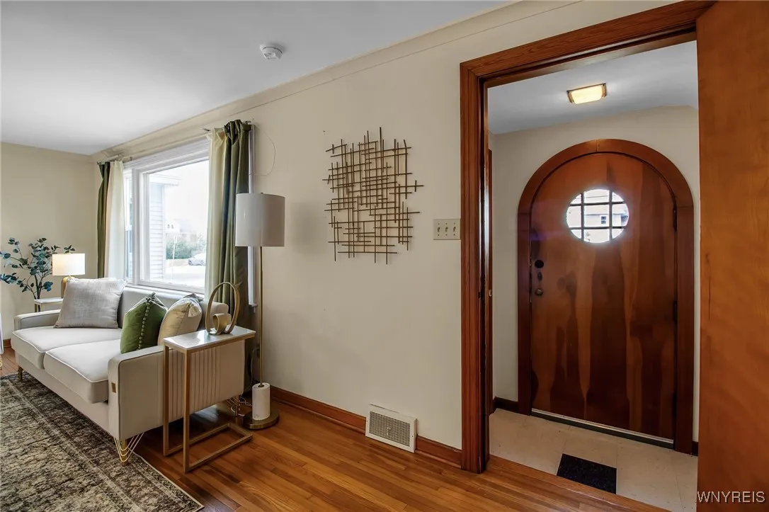 27 Adlon Place, Cheektowaga, New York 14225, Cheektowaga, New York 14225, 2 Bedrooms Bedrooms, 5 Rooms Rooms,1 BathroomBathrooms,Residential,For Sale,27 Adlon Place, Cheektowaga, New York 14225,0,B1634071