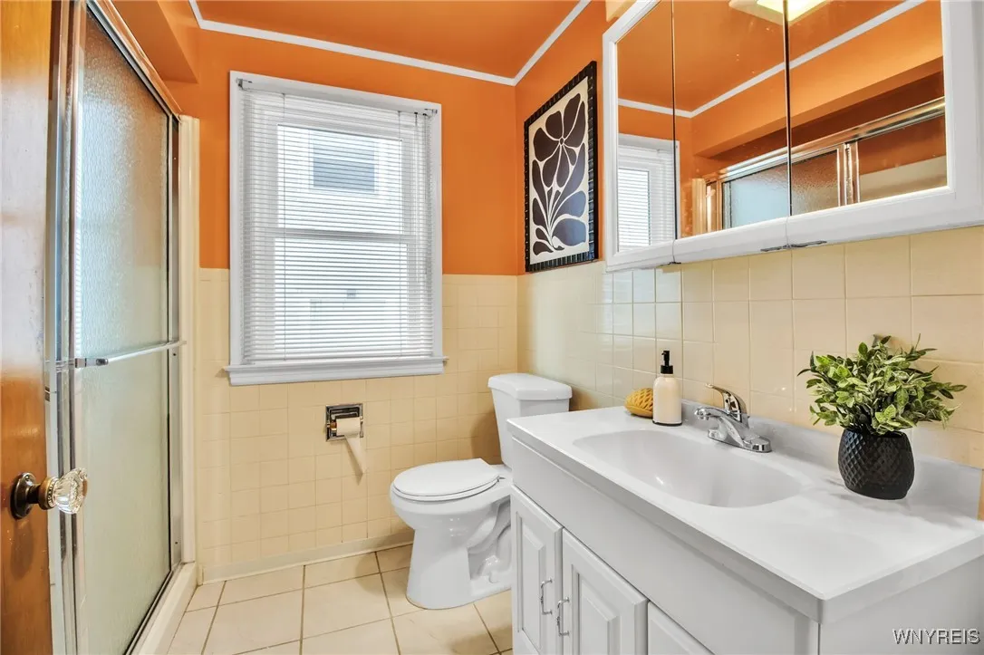 27 Adlon Place, Cheektowaga, New York 14225, Cheektowaga, New York 14225, 2 Bedrooms Bedrooms, 5 Rooms Rooms,1 BathroomBathrooms,Residential,For Sale,27 Adlon Place, Cheektowaga, New York 14225,0,B1634071