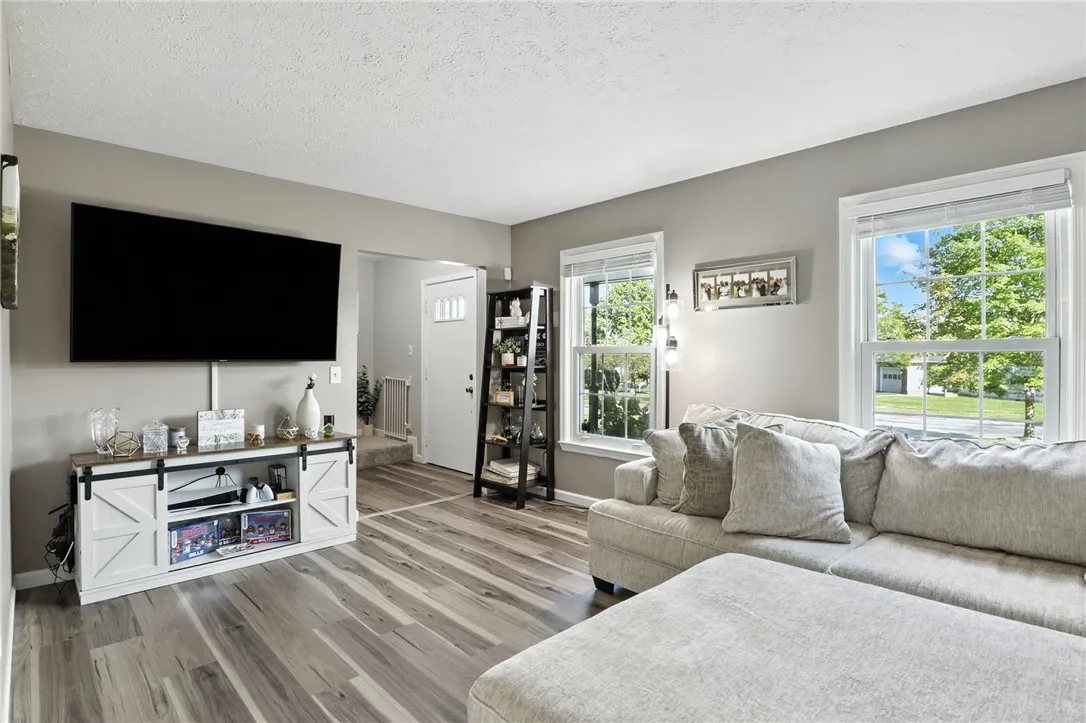 12 Calman Place, Canandaigua City, New York 14424, Canandaigua City, New York 14424, 3 Bedrooms Bedrooms, 6 Rooms Rooms,1 BathroomBathrooms,Residential,For Sale,12 Calman Place, Canandaigua City, New York 14424,0,R1636272