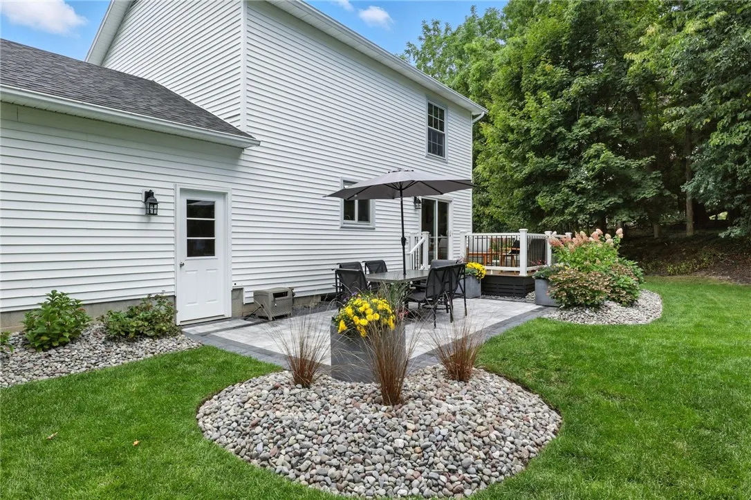 12 Calman Place, Canandaigua City, New York 14424, Canandaigua City, New York 14424, 3 Bedrooms Bedrooms, 6 Rooms Rooms,1 BathroomBathrooms,Residential,For Sale,12 Calman Place, Canandaigua City, New York 14424,0,R1636272