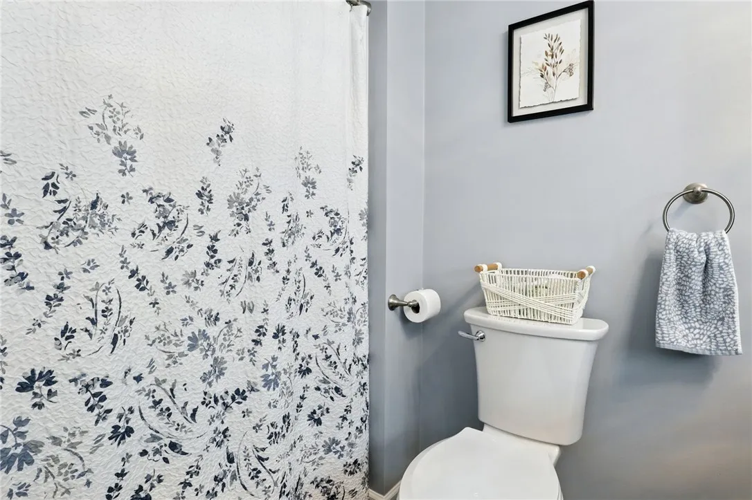 12 Calman Place, Canandaigua City, New York 14424, Canandaigua City, New York 14424, 3 Bedrooms Bedrooms, 6 Rooms Rooms,1 BathroomBathrooms,Residential,For Sale,12 Calman Place, Canandaigua City, New York 14424,0,R1636272