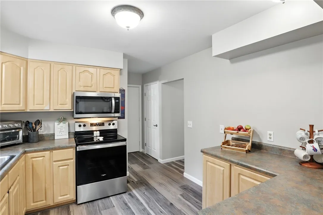 12 Calman Place, Canandaigua City, New York 14424, Canandaigua City, New York 14424, 3 Bedrooms Bedrooms, 6 Rooms Rooms,1 BathroomBathrooms,Residential,For Sale,12 Calman Place, Canandaigua City, New York 14424,0,R1636272