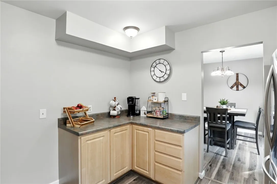 12 Calman Place, Canandaigua City, New York 14424, Canandaigua City, New York 14424, 3 Bedrooms Bedrooms, 6 Rooms Rooms,1 BathroomBathrooms,Residential,For Sale,12 Calman Place, Canandaigua City, New York 14424,0,R1636272