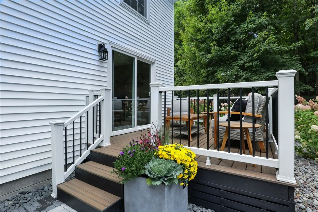 12 Calman Place, Canandaigua City, New York 14424, Canandaigua City, New York 14424, 3 Bedrooms Bedrooms, 6 Rooms Rooms,1 BathroomBathrooms,Residential,For Sale,12 Calman Place, Canandaigua City, New York 14424,0,R1636272