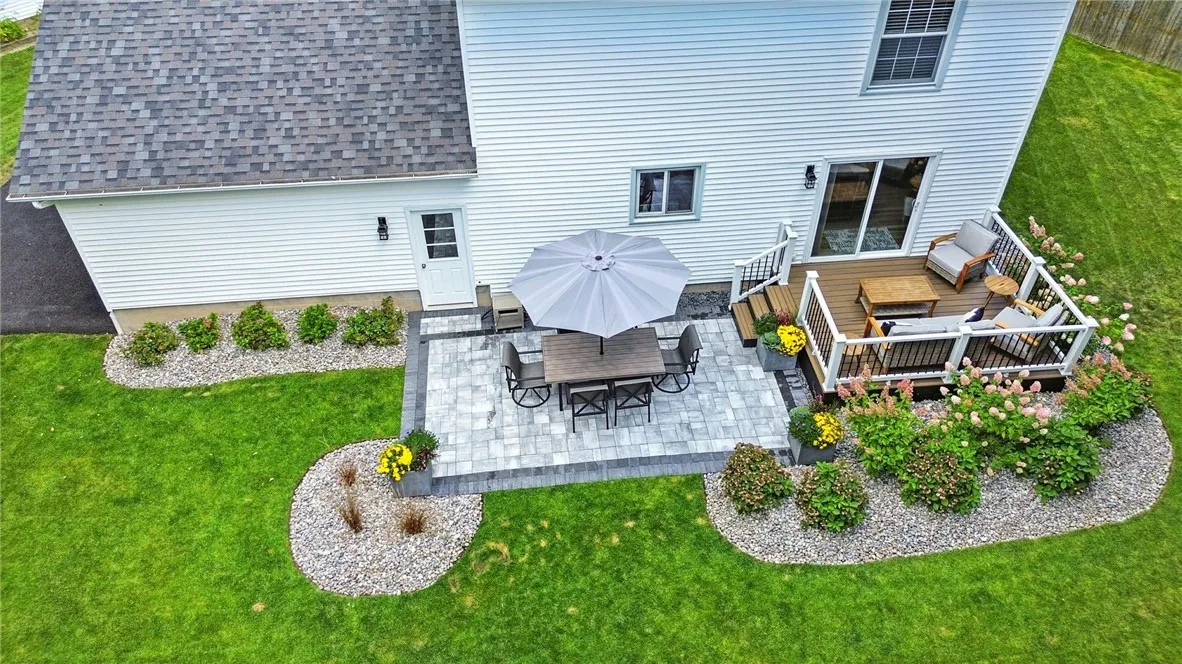 12 Calman Place, Canandaigua City, New York 14424, Canandaigua City, New York 14424, 3 Bedrooms Bedrooms, 6 Rooms Rooms,1 BathroomBathrooms,Residential,For Sale,12 Calman Place, Canandaigua City, New York 14424,0,R1636272