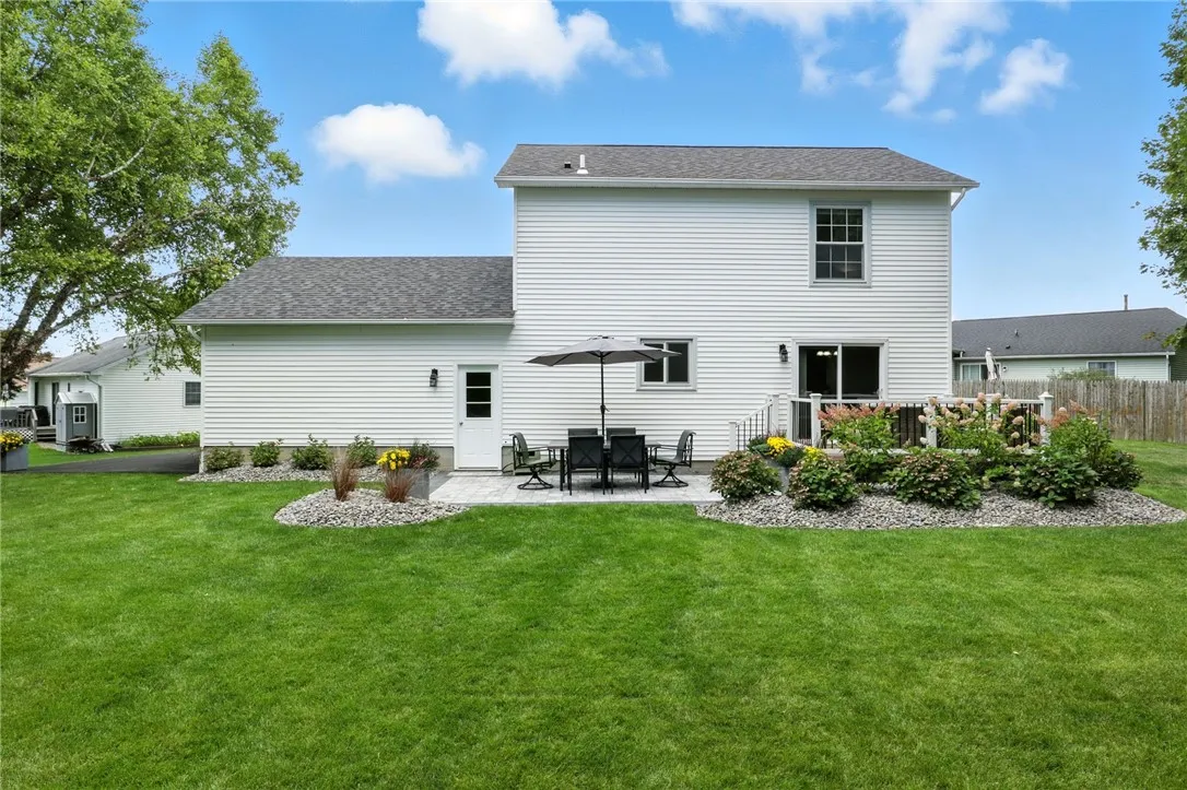 12 Calman Place, Canandaigua City, New York 14424, Canandaigua City, New York 14424, 3 Bedrooms Bedrooms, 6 Rooms Rooms,1 BathroomBathrooms,Residential,For Sale,12 Calman Place, Canandaigua City, New York 14424,0,R1636272