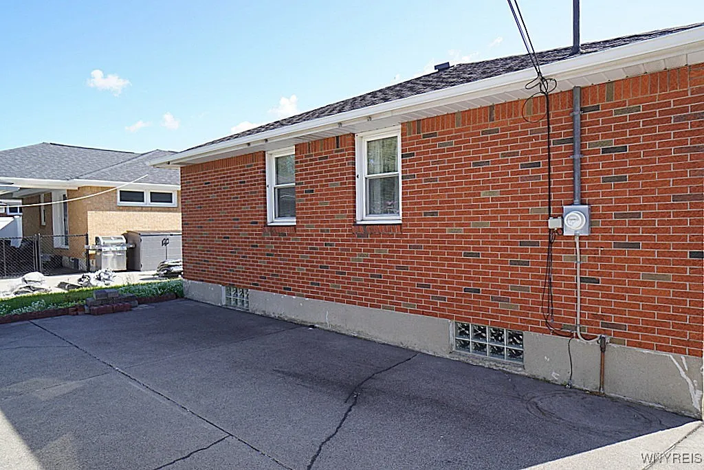 24 Lorry Drive, West Seneca, New York 14224, West Seneca, New York 14224, 3 Bedrooms Bedrooms, 6 Rooms Rooms,2 BathroomsBathrooms,Residential,For Sale,24 Lorry Drive, West Seneca, New York 14224,0,B1634283