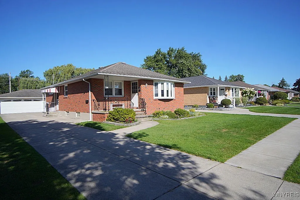24 Lorry Drive, West Seneca, New York 14224, West Seneca, New York 14224, 3 Bedrooms Bedrooms, 6 Rooms Rooms,2 BathroomsBathrooms,Residential,For Sale,24 Lorry Drive, West Seneca, New York 14224,0,B1634283