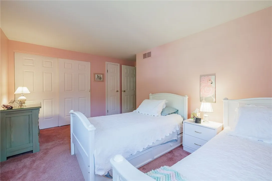 20 Chipping Ridge, Perinton, New York 14450, Perinton, New York 14450, 4 Bedrooms Bedrooms, 9 Rooms Rooms,2 BathroomsBathrooms,Residential,Closed,20 Chipping Ridge, Perinton, New York 14450,0,R1635458