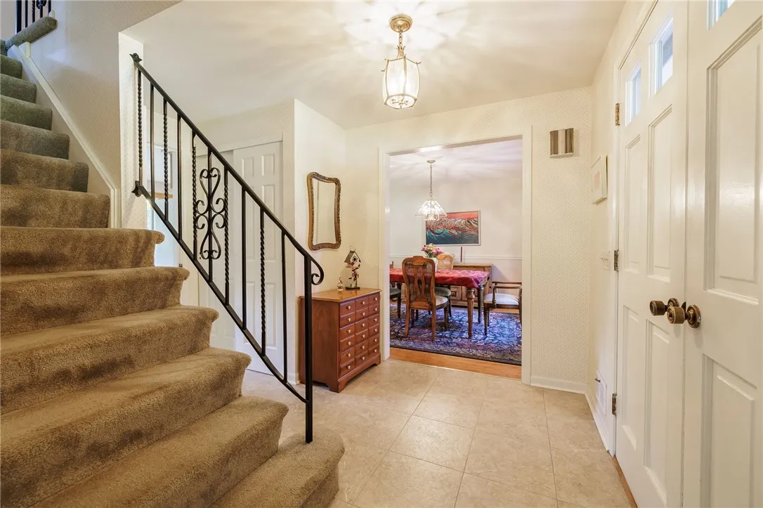 20 Chipping Ridge, Perinton, New York 14450, Perinton, New York 14450, 4 Bedrooms Bedrooms, 9 Rooms Rooms,2 BathroomsBathrooms,Residential,Closed,20 Chipping Ridge, Perinton, New York 14450,0,R1635458