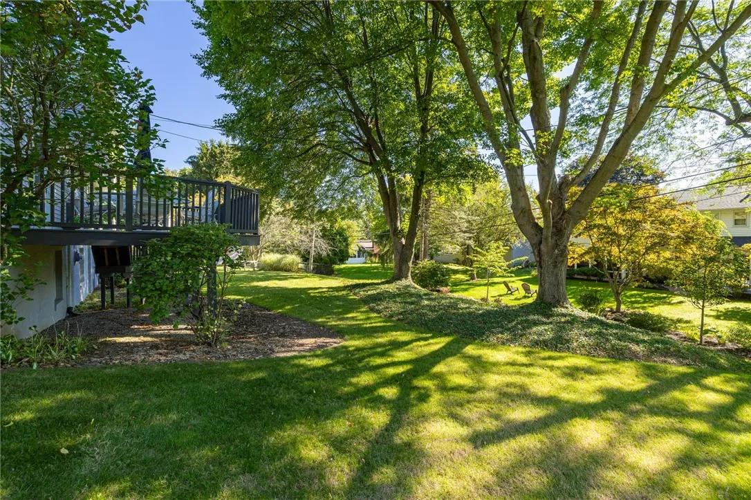 20 Chipping Ridge, Perinton, New York 14450, Perinton, New York 14450, 4 Bedrooms Bedrooms, 9 Rooms Rooms,2 BathroomsBathrooms,Residential,Closed,20 Chipping Ridge, Perinton, New York 14450,0,R1635458