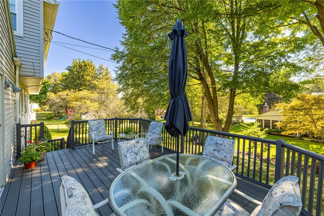 20 Chipping Ridge, Perinton, New York 14450, Perinton, New York 14450, 4 Bedrooms Bedrooms, 9 Rooms Rooms,2 BathroomsBathrooms,Residential,Closed,20 Chipping Ridge, Perinton, New York 14450,0,R1635458