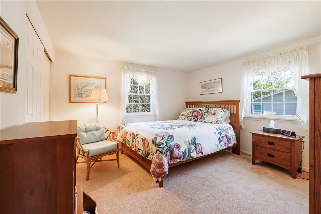 20 Chipping Ridge, Perinton, New York 14450, Perinton, New York 14450, 4 Bedrooms Bedrooms, 9 Rooms Rooms,2 BathroomsBathrooms,Residential,Closed,20 Chipping Ridge, Perinton, New York 14450,0,R1635458