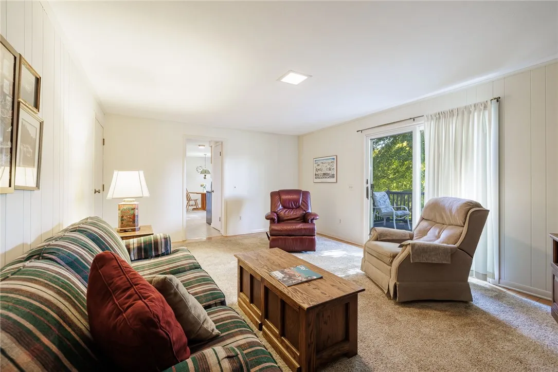20 Chipping Ridge, Perinton, New York 14450, Perinton, New York 14450, 4 Bedrooms Bedrooms, 9 Rooms Rooms,2 BathroomsBathrooms,Residential,Closed,20 Chipping Ridge, Perinton, New York 14450,0,R1635458