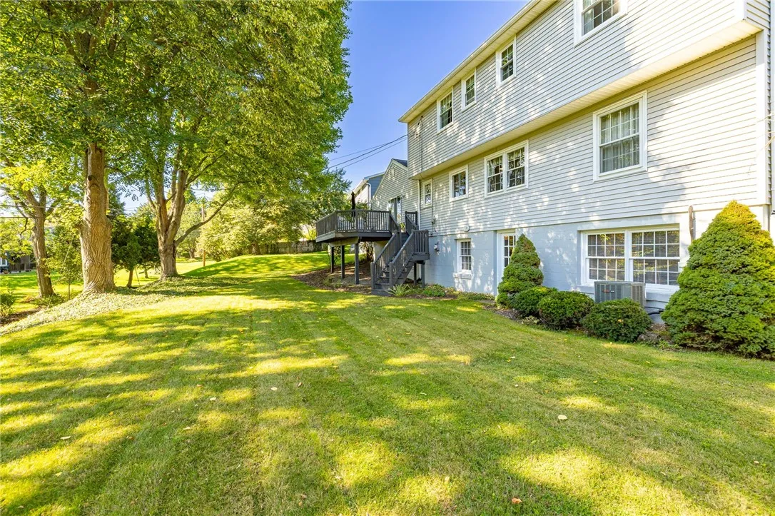 20 Chipping Ridge, Perinton, New York 14450, Perinton, New York 14450, 4 Bedrooms Bedrooms, 9 Rooms Rooms,2 BathroomsBathrooms,Residential,Closed,20 Chipping Ridge, Perinton, New York 14450,0,R1635458