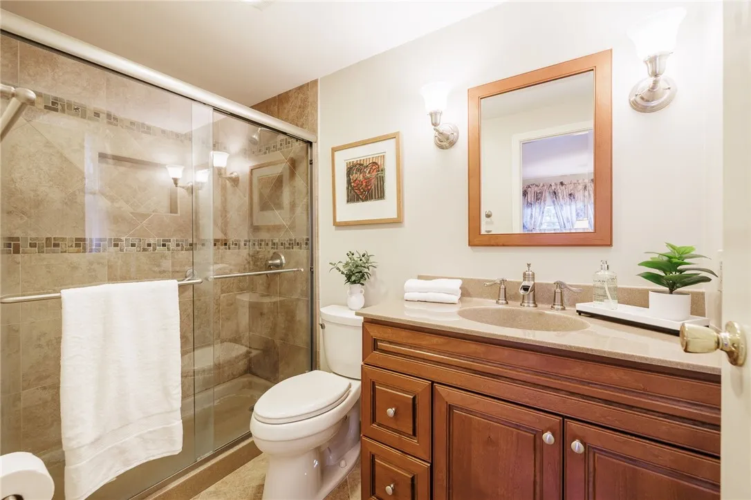 20 Chipping Ridge, Perinton, New York 14450, Perinton, New York 14450, 4 Bedrooms Bedrooms, 9 Rooms Rooms,2 BathroomsBathrooms,Residential,Closed,20 Chipping Ridge, Perinton, New York 14450,0,R1635458