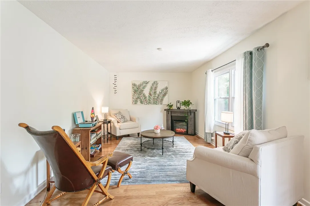 49 Mathew Lane, Greece, New York 14626, Greece, New York 14626, 4 Bedrooms Bedrooms, 7 Rooms Rooms,2 BathroomsBathrooms,Residential,For Sale,49 Mathew Lane, Greece, New York 14626,0,R1634954