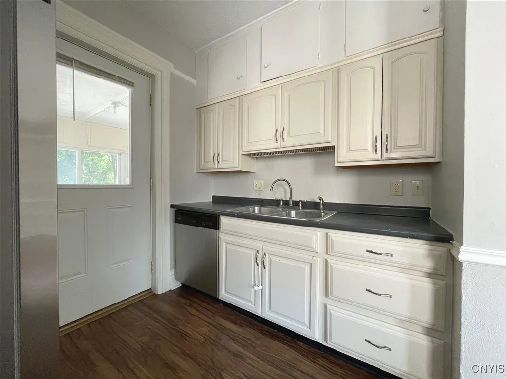 125 Flower Avenue East, Watertown City, New York 1, Watertown City, New York 13601, 4 Bedrooms Bedrooms, 9 Rooms Rooms,3 BathroomsBathrooms,Residential,For Sale,125 Flower Avenue East, Watertown City, New York 1,0,S1636387