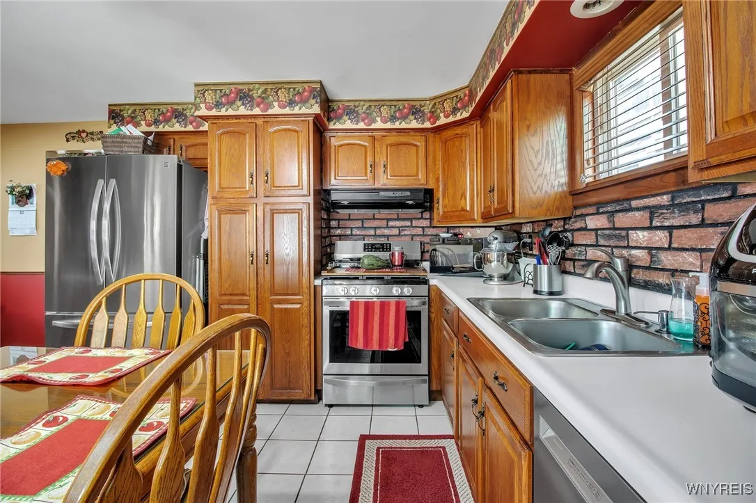 60 Woodside Avenue, Buffalo, New York 14220, Buffalo, New York 14220, 3 Bedrooms Bedrooms, 6 Rooms Rooms,1 BathroomBathrooms,Residential,For Sale,60 Woodside Avenue, Buffalo, New York 14220,0,B1631504