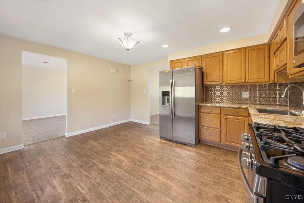 8839 English Road, Cicero, New York 13029, Cicero, New York 13029, 3 Bedrooms Bedrooms, 6 Rooms Rooms,1 BathroomBathrooms,Residential Lease,For Rent,8839 English Road, Cicero, New York 13029,0,S1636185