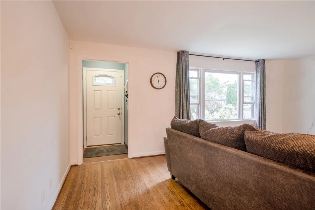 96 Hinchey Road, Gates, New York 14624, Gates, New York 14624, 4 Bedrooms Bedrooms, 6 Rooms Rooms,2 BathroomsBathrooms,Residential,For Sale,96 Hinchey Road, Gates, New York 14624,0,R1634418